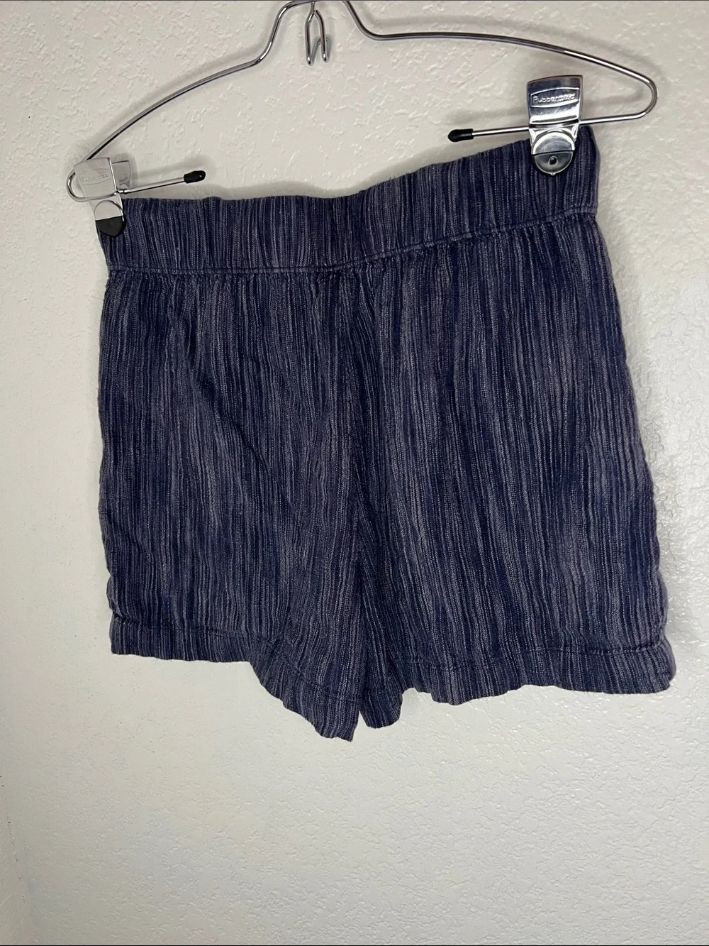 Time and tru linen blend Women’s Navy Blue Striped Drawstring Casual Shorts Xs